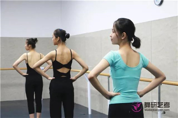 舞研通知：关于舞研2020届舞蹈高考学员限招及优惠说明！