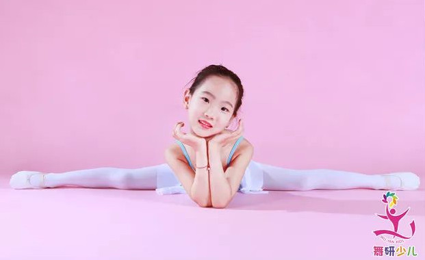 【舞研小明星】尤瑾萱丨與舞蹈一起成長的非凡女孩~