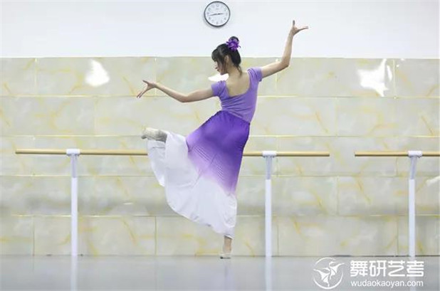 这20个舞蹈常用术语不知道？你还是不是那个爱跳舞的小仙女！