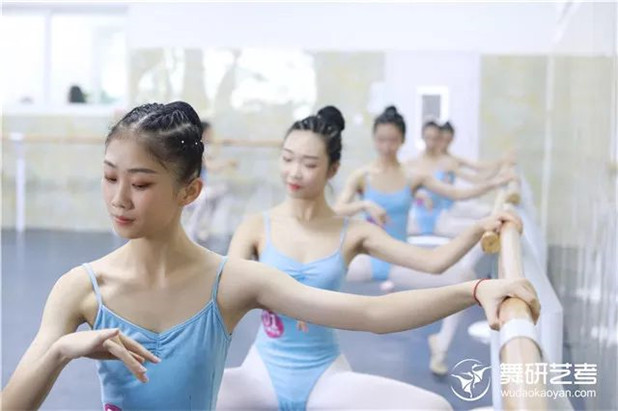 这20个舞蹈常用术语不知道？你还是不是那个爱跳舞的小仙女！