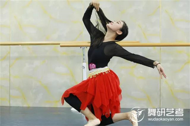 这20个舞蹈常用术语不知道？你还是不是那个爱跳舞的小仙女！