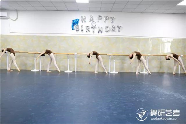 这20个舞蹈常用术语不知道？你还是不是那个爱跳舞的小仙女！