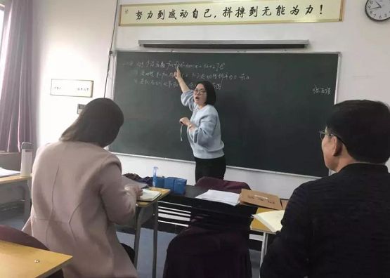 打铁还需自身硬，舞研文化课老师24小时为你待命