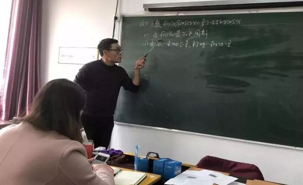 打铁还需自身硬，舞研文化课老师24小时为你待命