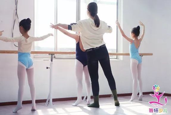 什么样的舞蹈教室，才藏有“轻松习得好气质”的秘诀？