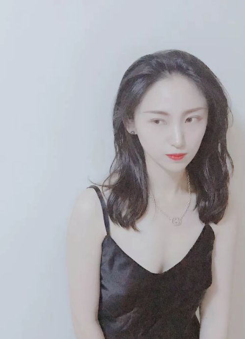 不再单兵作战，选择舞研找对方向，她成了民大的一员！