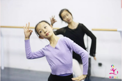 李小冉、王亚彬亲身经历再一次证明：学舞蹈，没有一个后悔的~