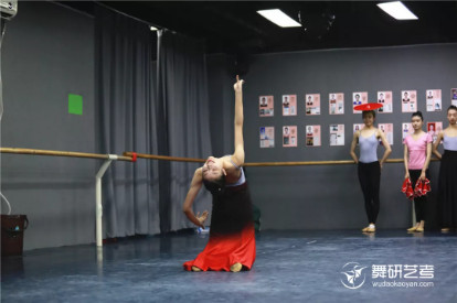 不想变成“肌肉女”，舞蹈生是否应该进行肌肉训练？
