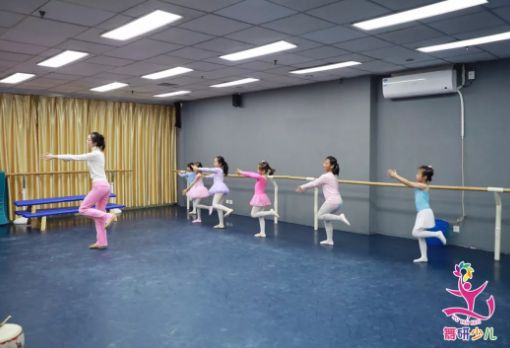 干貨系列丨學舞蹈有哪些好處？孩子最好幾歲開始學舞？