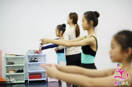 干貨系列丨學舞蹈有哪些好處？孩子最好幾歲開始學舞？