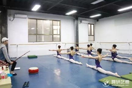 舞蹈知識丨舞蹈軟開度訓練的常見問題
