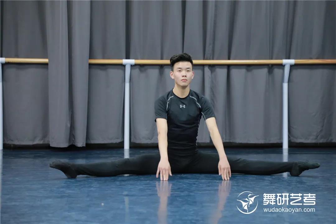 舞研22届舞蹈生开始蓄力！第一次舞蹈专业课月测？没在怕的！丨舞研艺考月测现场