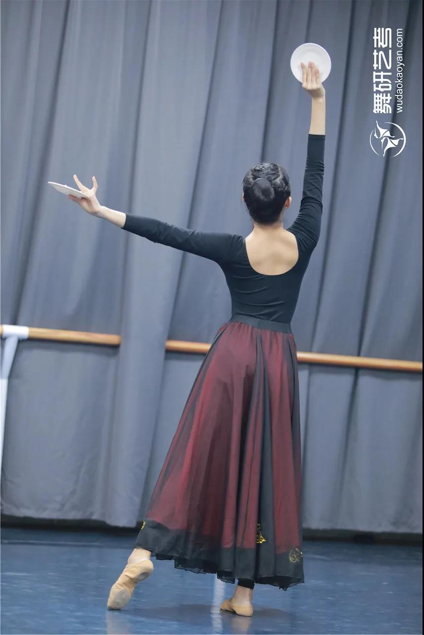 舞研22届舞蹈生开始蓄力！第一次舞蹈专业课月测？没在怕的！丨舞研艺考月测现场