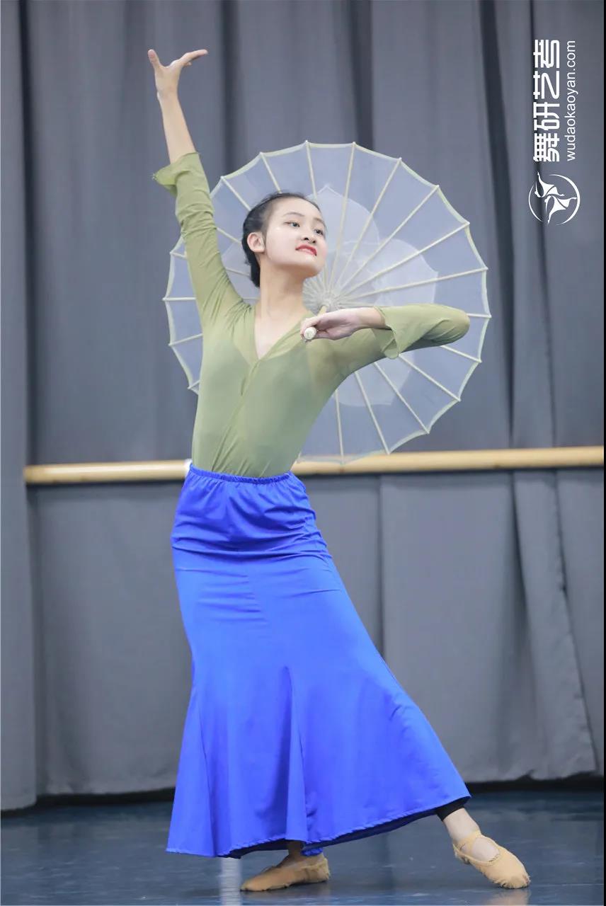 舞研22届舞蹈生开始蓄力！第一次舞蹈专业课月测？没在怕的！丨舞研艺考月测现场