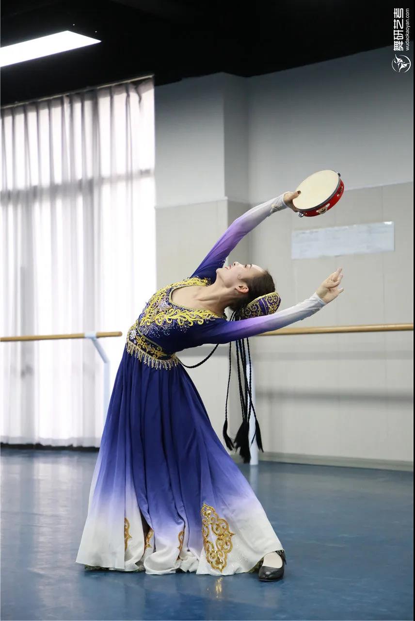 舞蹈艺考生在集训期间如何稳住文化课程？