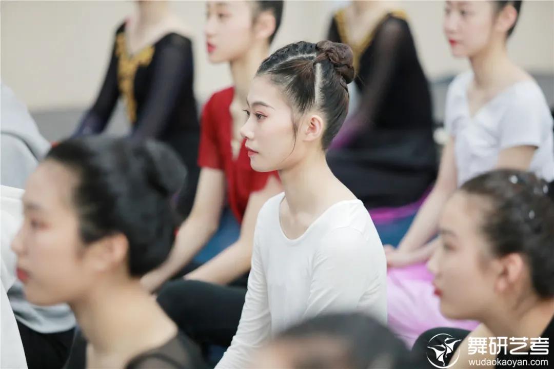 2021舞蹈高考最新资讯-舞蹈艺考培训就在舞研艺考!