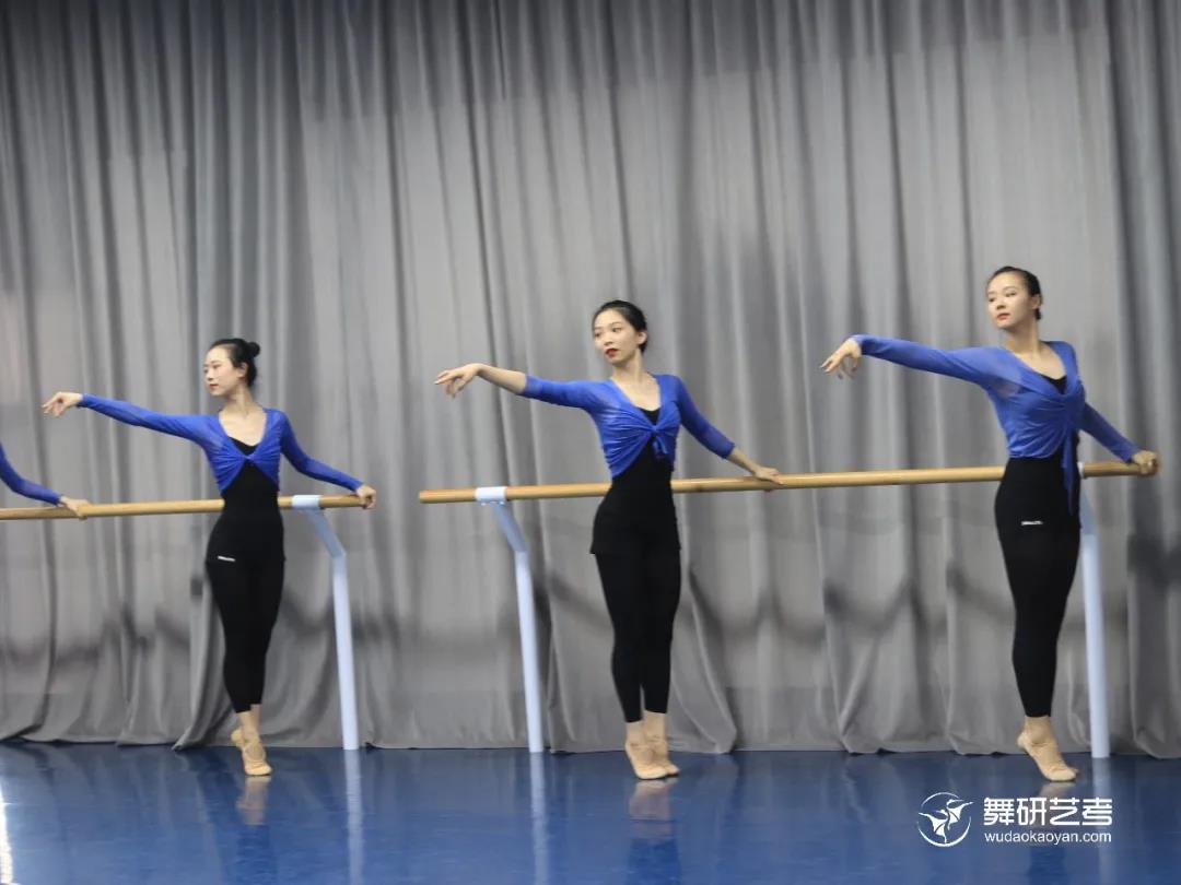 舞蹈艺考生选择技巧组合的方法