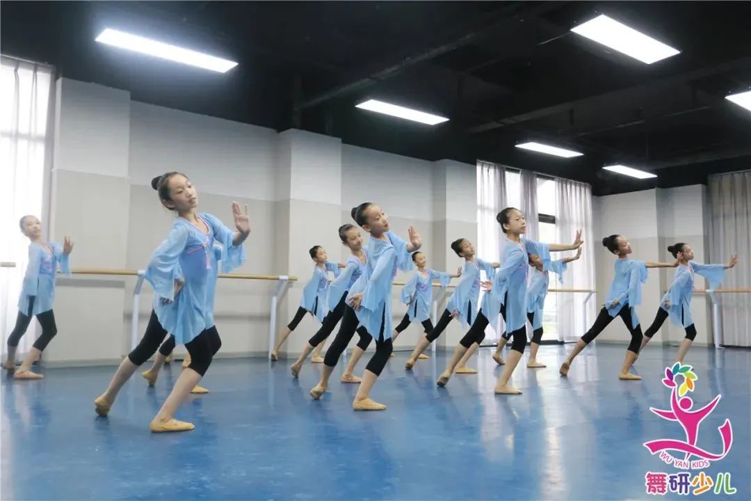 舞蹈附中|暑假早计划，助力冲名校！舞研附中暑期集训营开始报名啦！