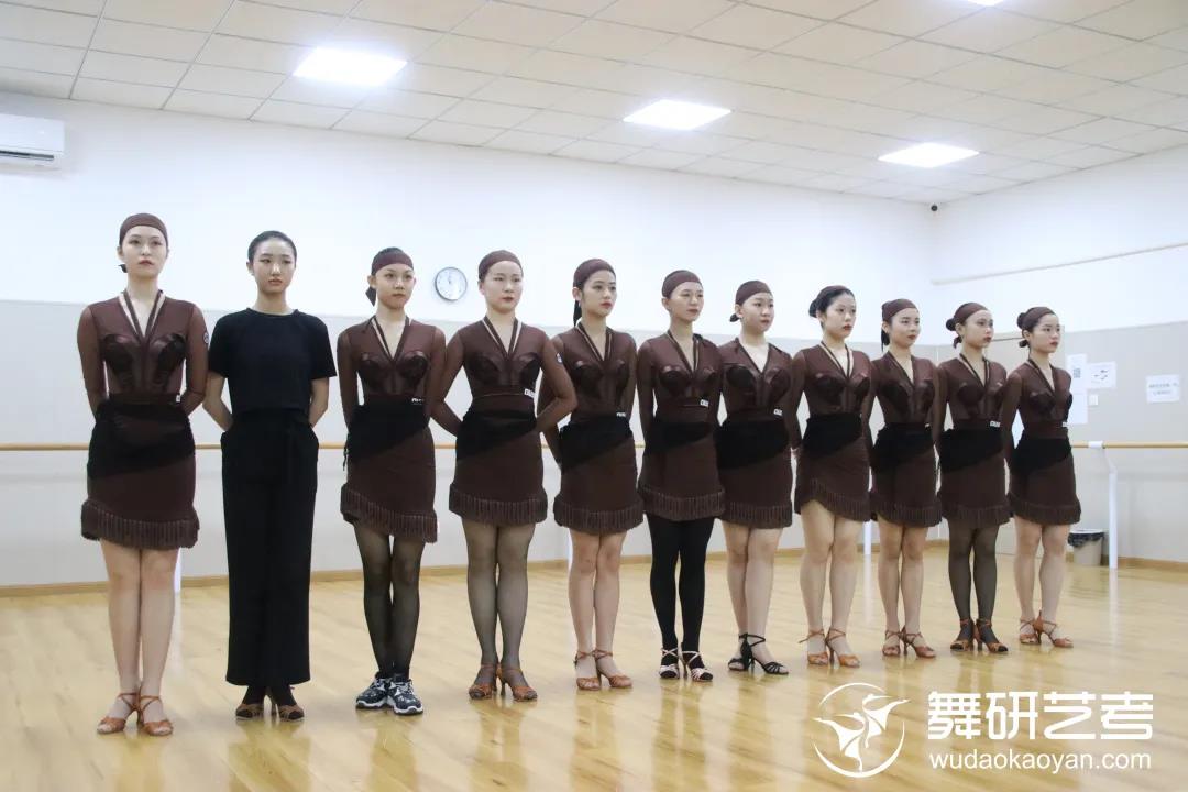 舞研国标舞暑期试课开始预约啦！北京、山东两大校区均可试课，更有超多好礼免费送！