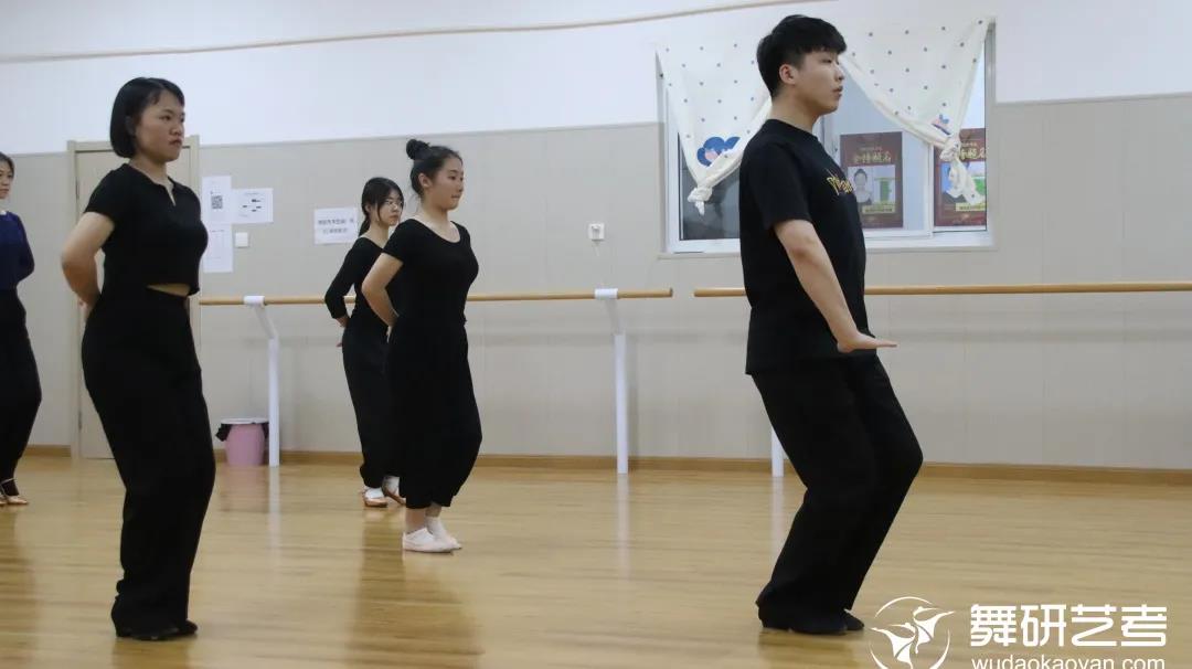 舞研國標舞暑期試課開始預約啦！北京、山東兩大校區均可試課，更有超多好禮免費送！