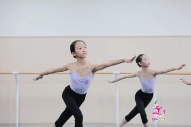 “那么多選擇，但她最愛的還是舞蹈”！| 考進深圳藝校不僅僅因為運氣！