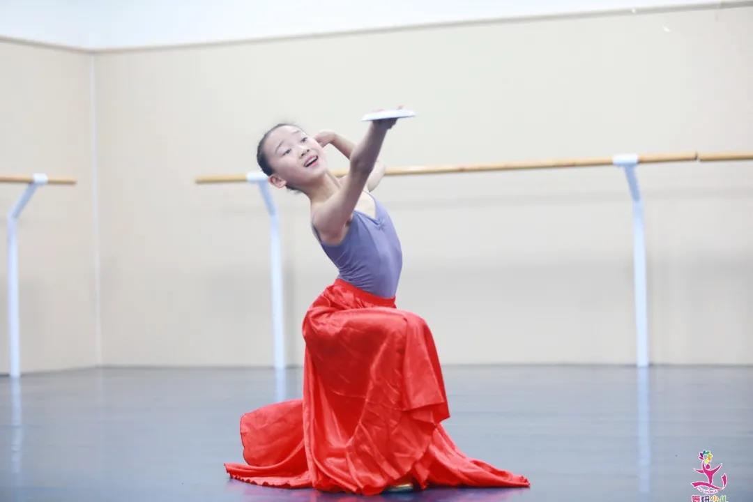 給參加暑期集訓的舞蹈藝考生8個小建議！讓孩子少走彎路！