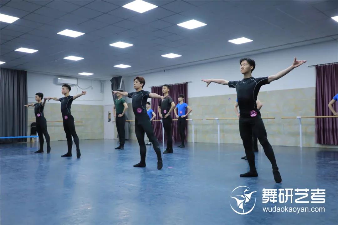2022屆中國舞男生省考沖刺營 丨抓緊時間來舞研，提升你的硬實力！省考高分，你的藝考才有保障！