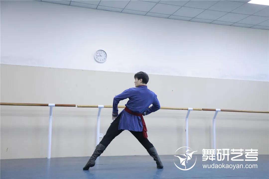 舞研艺考中国舞男班周测：22届舞蹈省考即将开始，他们正准备一展锋芒！