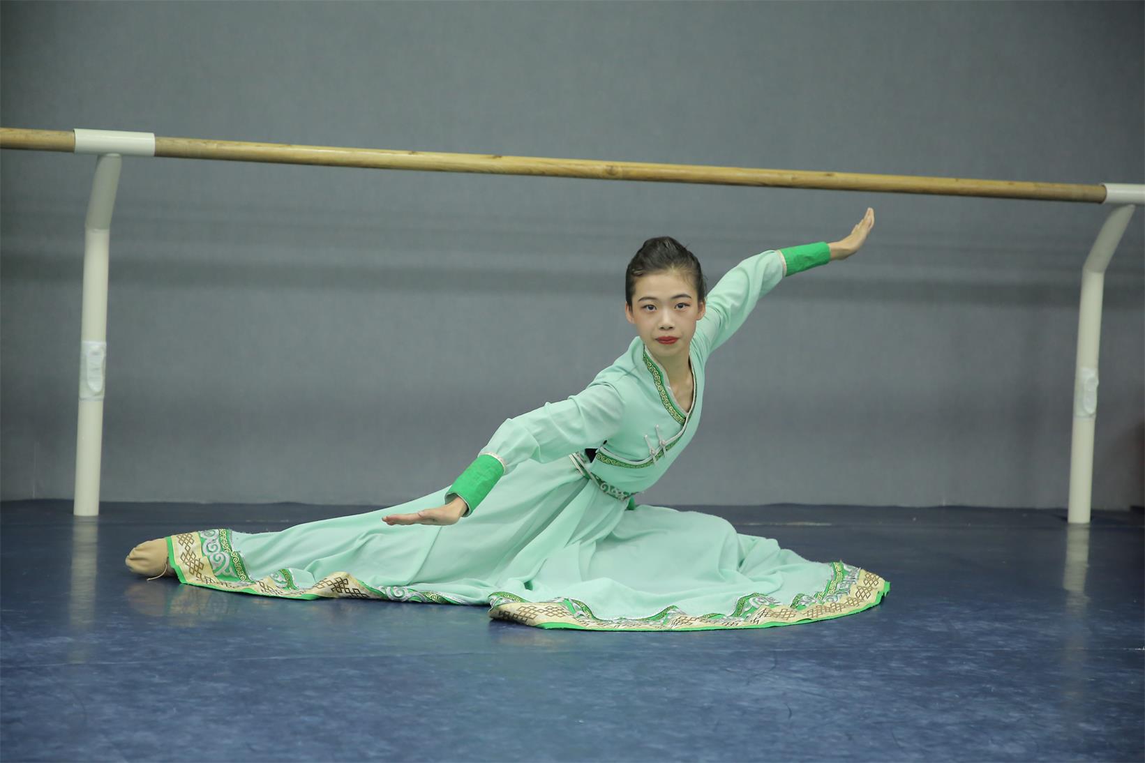 2022年武漢音樂學院普通本科舞蹈表演、舞蹈編導、舞蹈學專業招生初試：舞蹈基本功1、舞蹈基本功2示范視頻