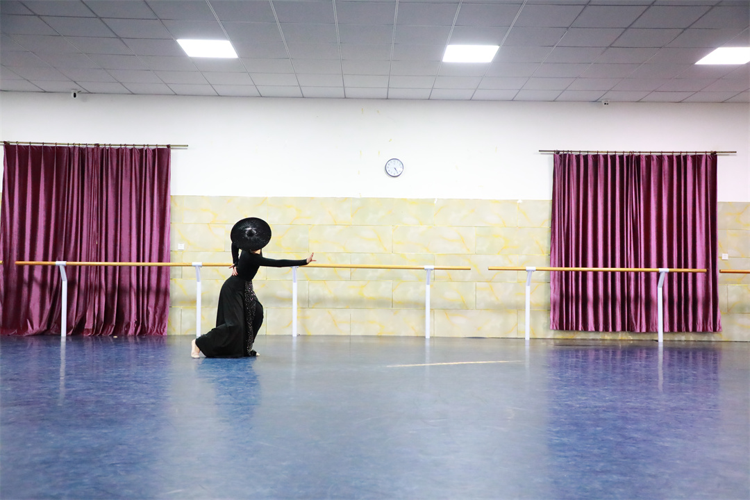 上海戏剧学院舞蹈系难考吗 上海戏剧学院舞蹈系招生身高要求是多少?