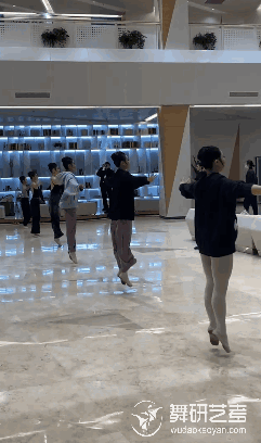2022广东舞蹈省考压轴开考！舞研学子大放异彩，这一刻她们期待已久！