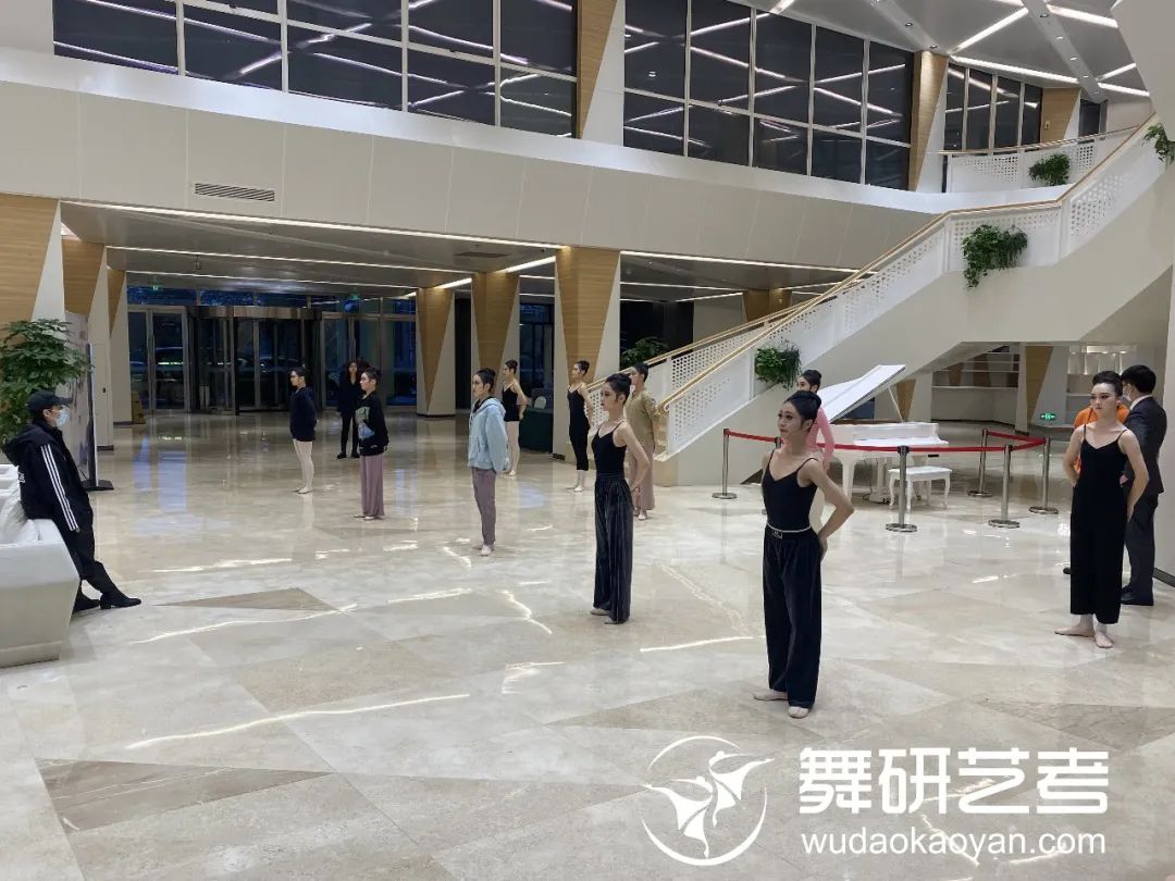 2022广东舞蹈省考压轴开考！舞研学子大放异彩，这一刻她们期待已久！