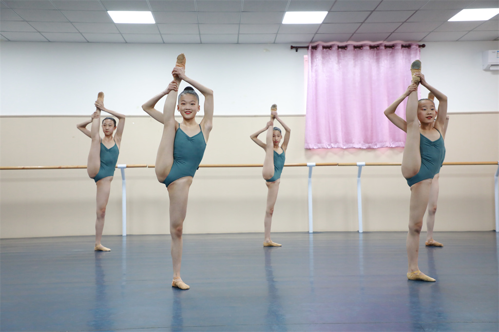 上海市舞蹈學校招生要求、考試內容時怎樣的 舞蹈生考試需要注意哪些?
