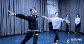 听说广东舞研的老师来北京教研了，抠细节她们是认真的！