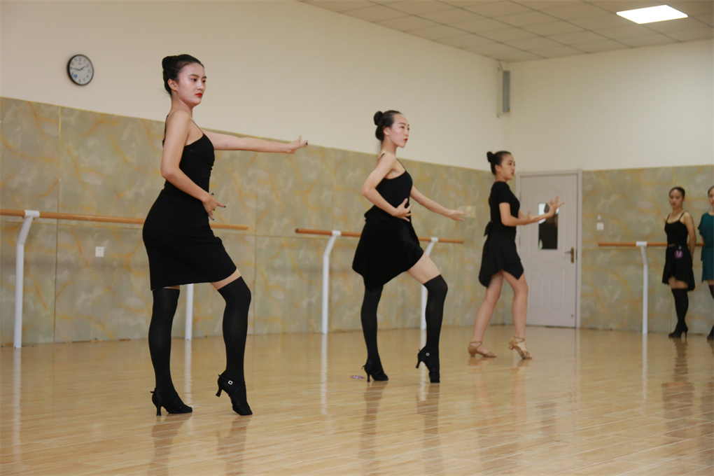 山西運城高考拉丁舞培訓班價格一般多少 運城高考舞蹈培訓學校該怎么選？
