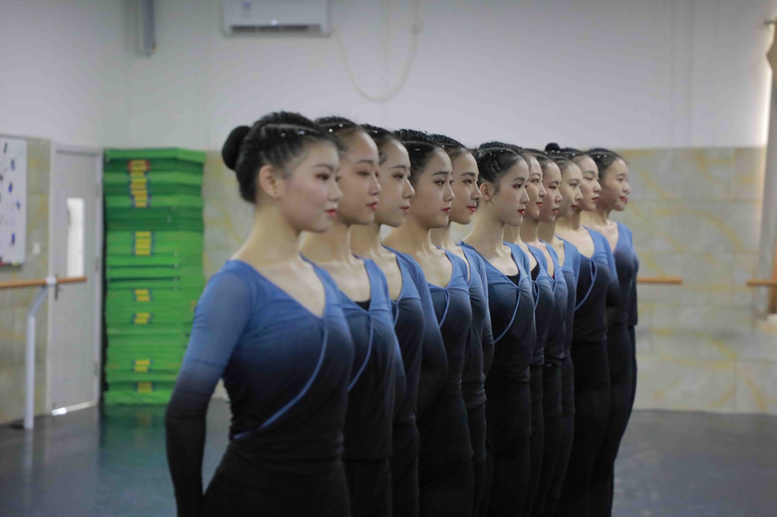 陜西西安藝考拉丁舞都考什么內容 面對西安藝考舞蹈培訓學校排名應該這樣選擇靠譜的拉丁舞培訓院校!