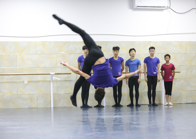 身高175男生舞蹈藝考達到院校要求了嗎，到底多高才能達到舞蹈院校要求的標準呢！