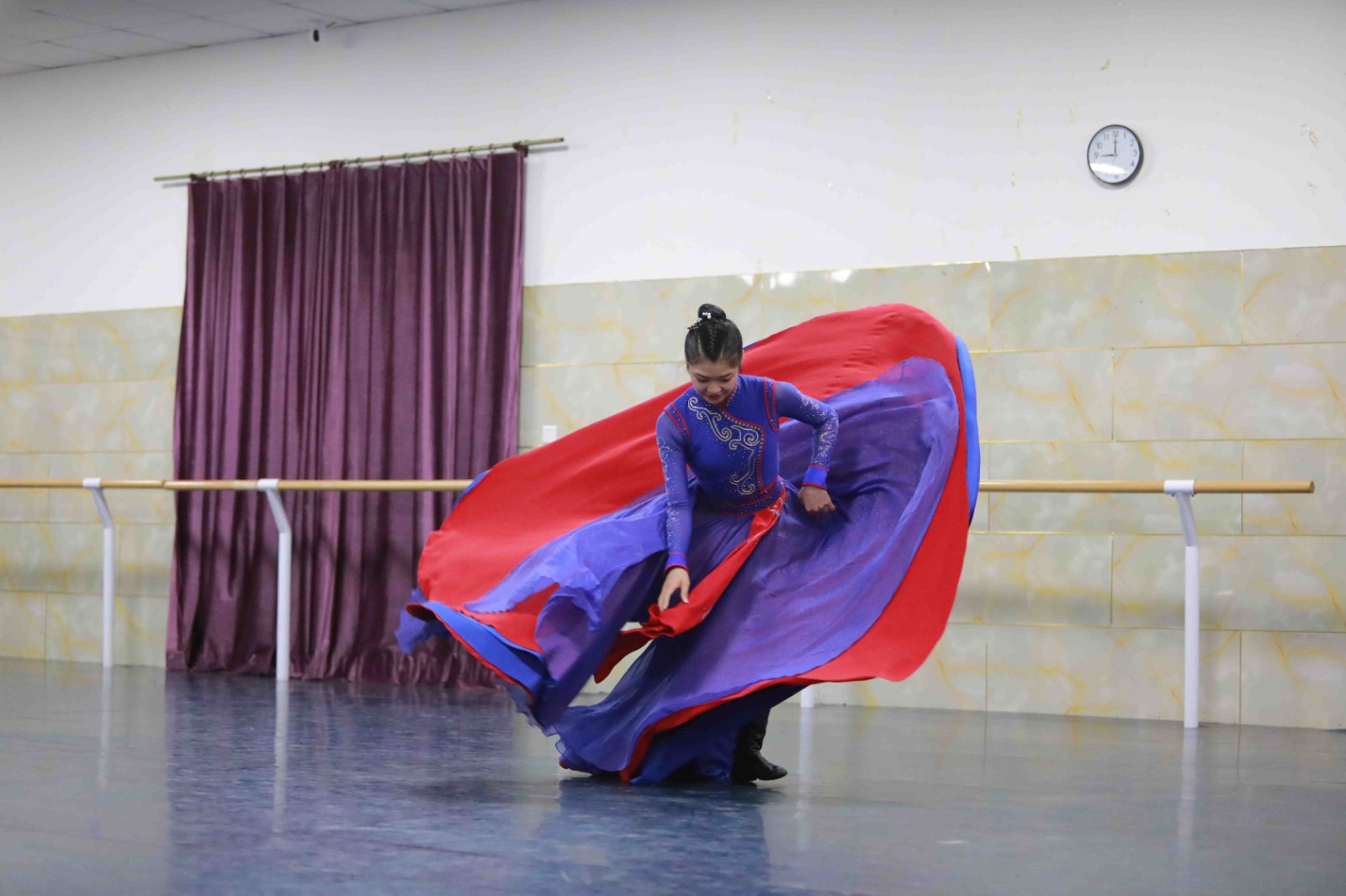 衡陽師范學院舞蹈系的舞蹈學專業招收標準是怎樣的 衡陽師范學院在湖南省舞蹈專業提檔線多少?