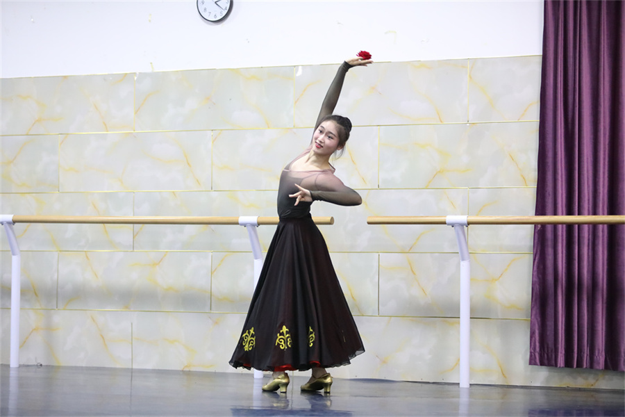 中國的舞蹈院校畢業之后，舞蹈藝考生的出路怎么樣？