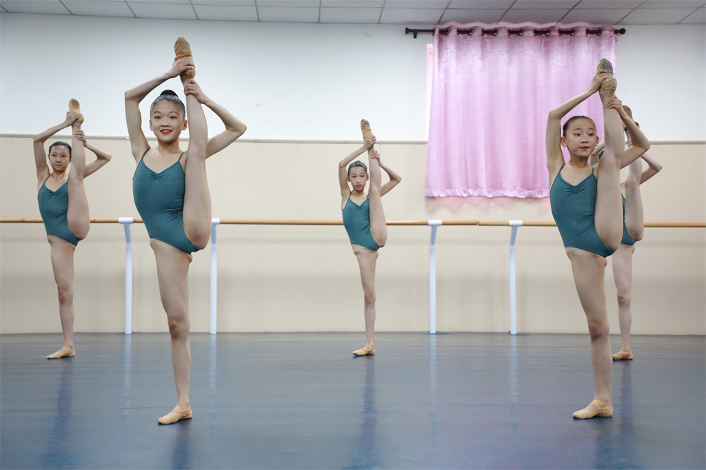 廣東正規舞蹈學校怎么選 廣東舞蹈學校舞蹈生職業生涯從這里開始!