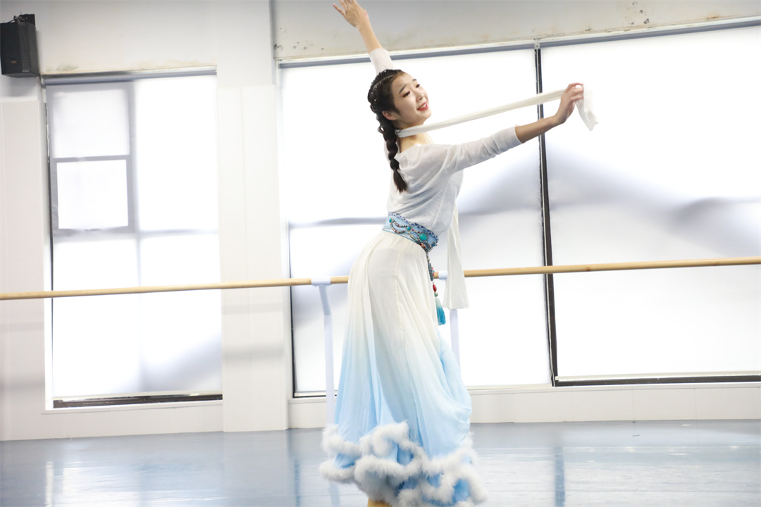 中國舞是什么類型舞蹈，中國舞包括哪些舞種，有什么民族特性呢？