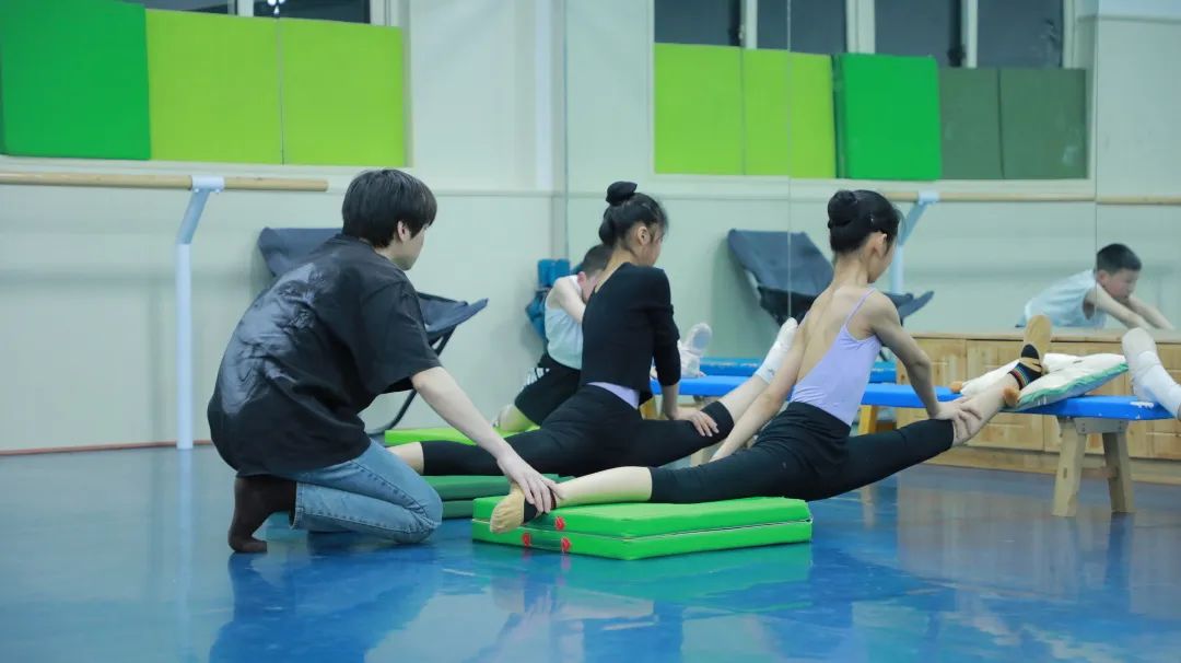 師資專欄 | 舞研附中藝考明星教師——史文亮老師