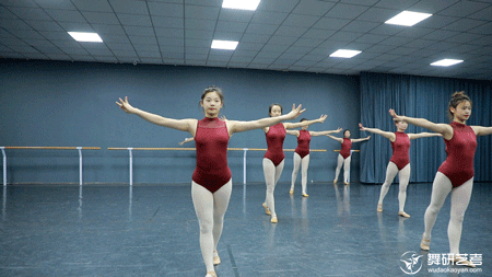 眼前一亮！舞研周測現場來啦~23屆舞蹈藝考生一直在穩穩進步中！