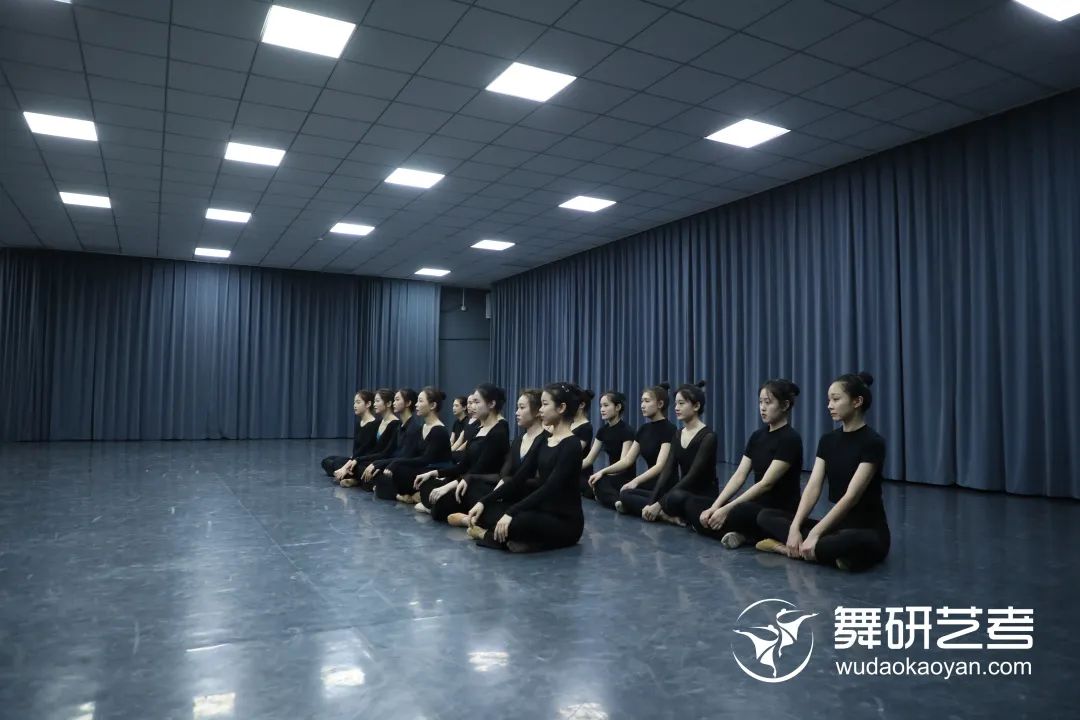 河北舞研周測回顧丨23屆舞蹈生學習的腳步不停歇！測試周周都有，驚喜次次不斷！