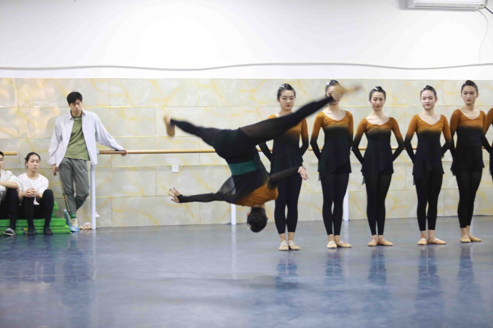 安徽池州艺考考什么舞种 池州艺考生选择舞蹈艺考的五大优势!