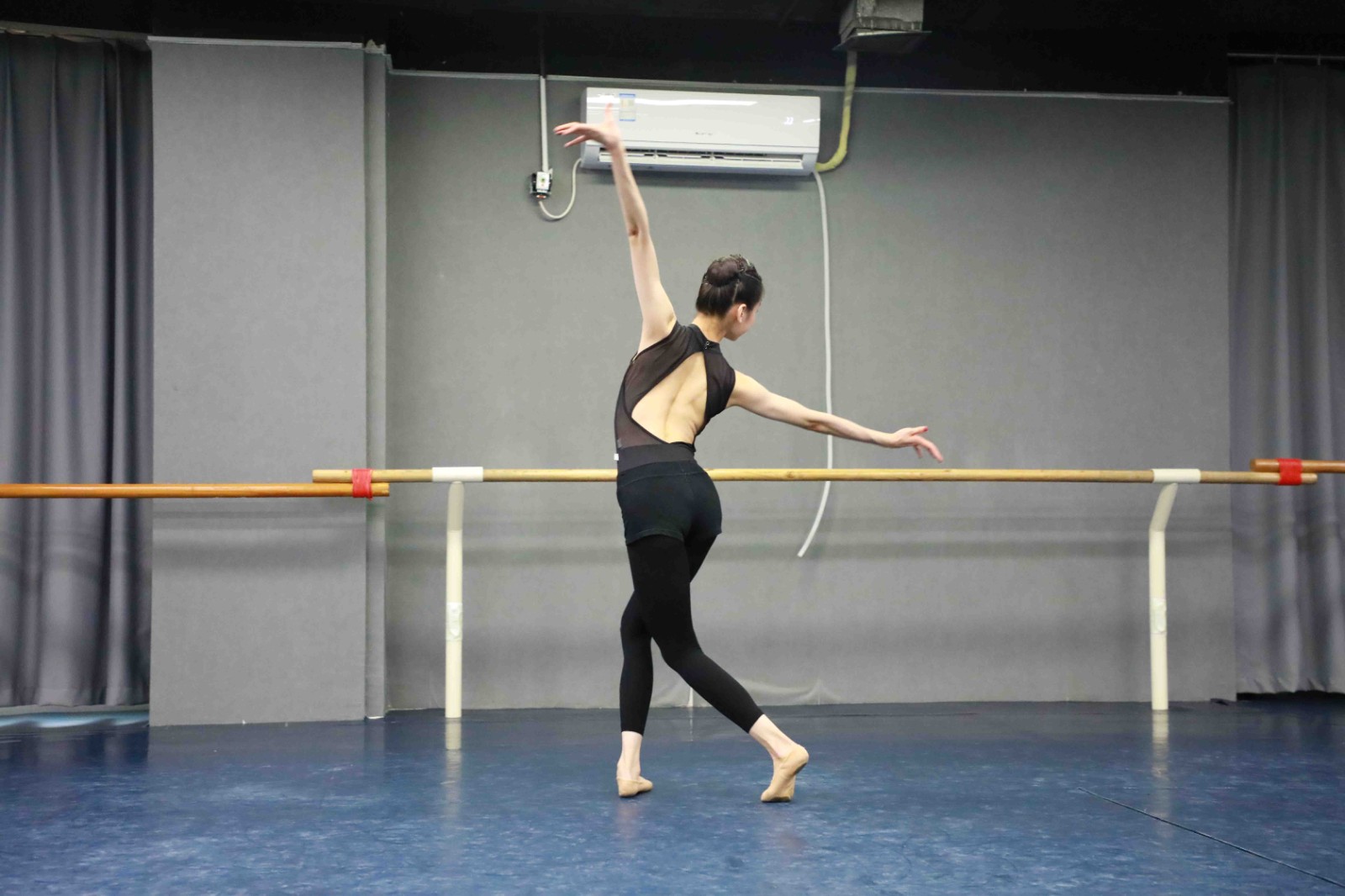 艺考可以考哪些综合类大学 舞蹈专业毕业就业前景如何？