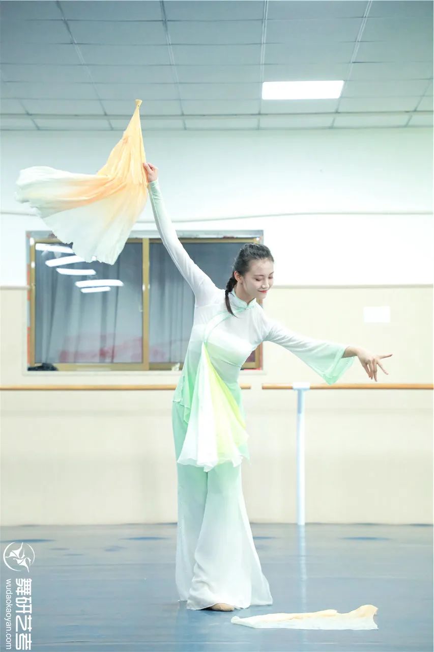 中国舞专业的大学有哪些 舞研艺考【校考冲刺班】重磅来袭！定向开班，高效辅导