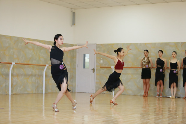 体育舞蹈专业可以考的大学有哪些？考试难度大吗？