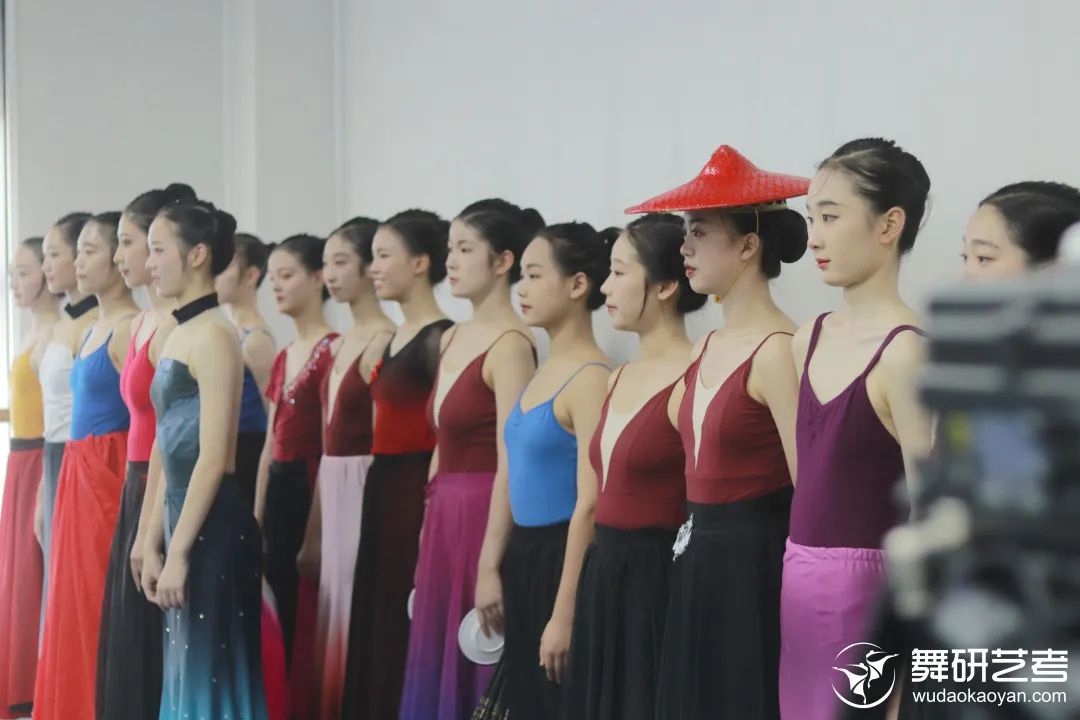四川舞研藝考23屆6月月度大測如期而至，23屆舞蹈生們，“秒殺全場”的時刻到了！