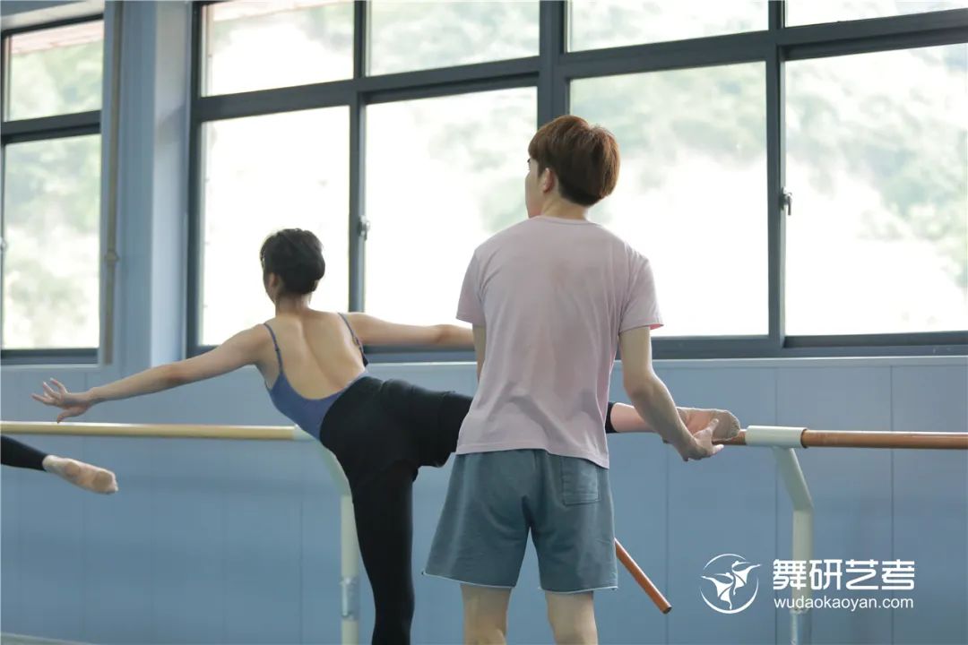 舞蹈艺考培训西安哪家好？来看看陕西舞研的硬实力！